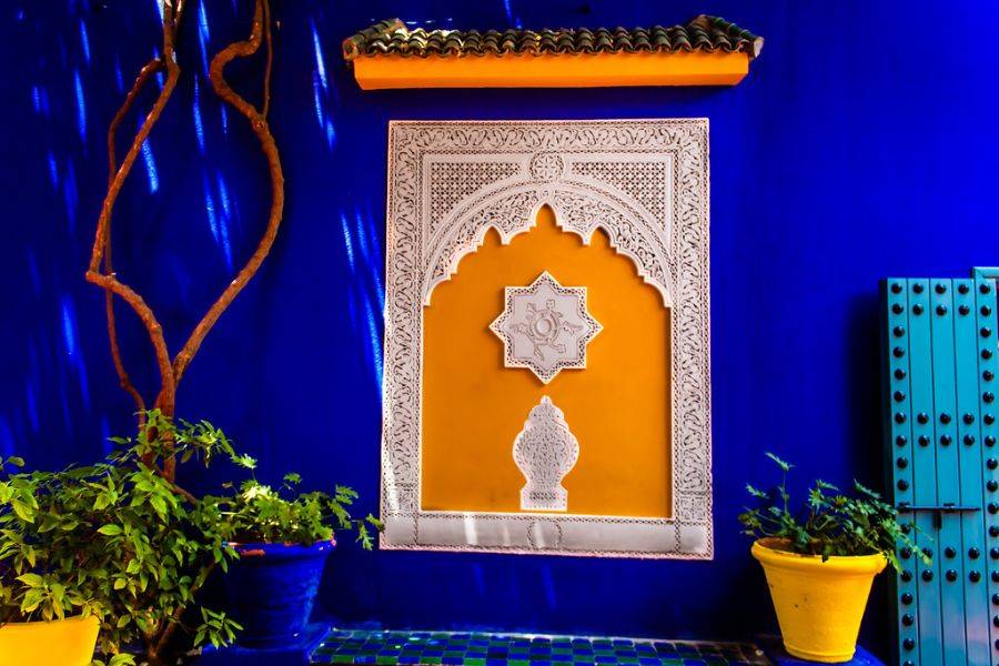 Jardim Majorelle com passeio de camelo nas palmeiras