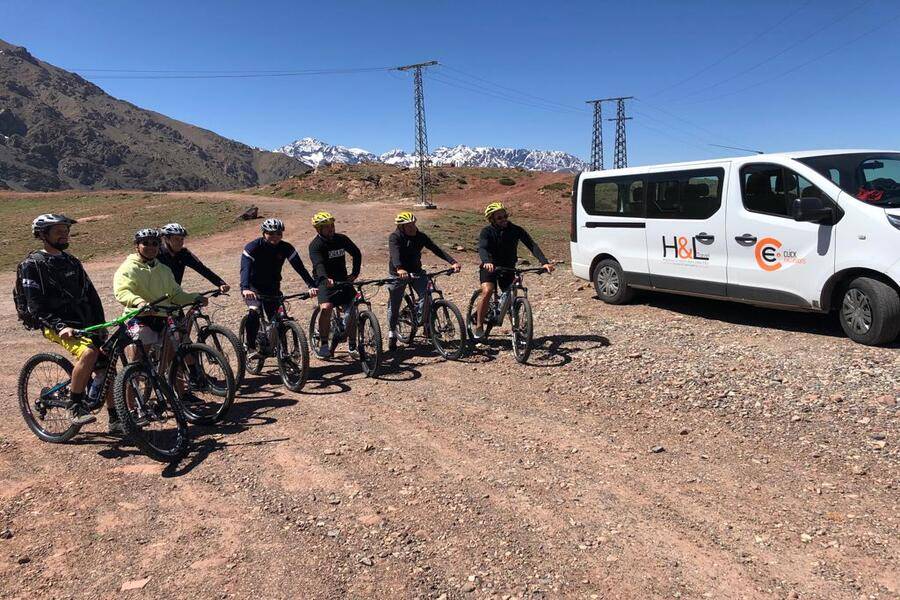 Passeio de bicicleta para Atlas Mountain e vila berbere de Marrakech