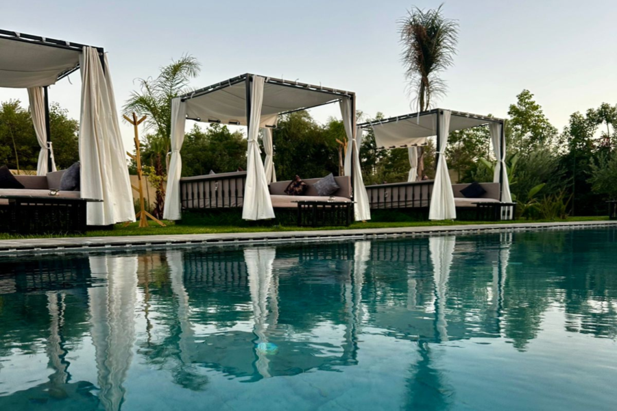 Passe de um dia em Marraquexe com piscina, incluindo almoço e transporte - Relaxar