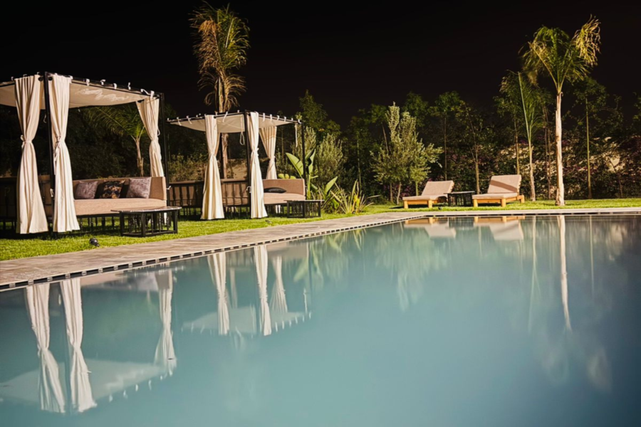 Passe de um dia em Marraquexe com piscina, incluindo almoço e transporte - Relaxar