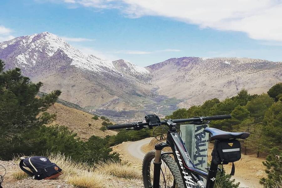 Passeio de bicicleta para Atlas Mountain e vila berbere de Marrakech