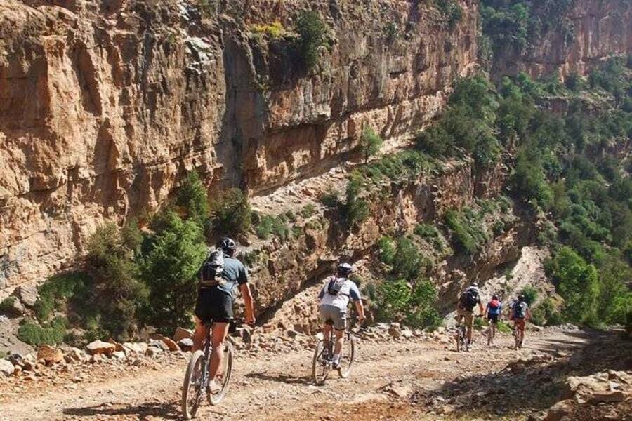 Passeio de bicicleta para Atlas Mountain e vila berbere de Marrakech
