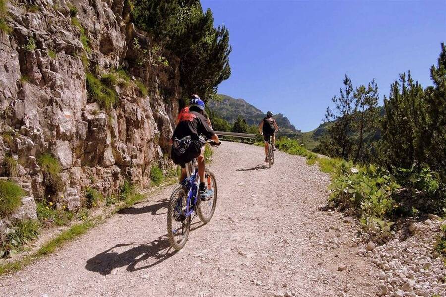 Passeio de bicicleta para Atlas Mountain e vila berbere de Marrakech