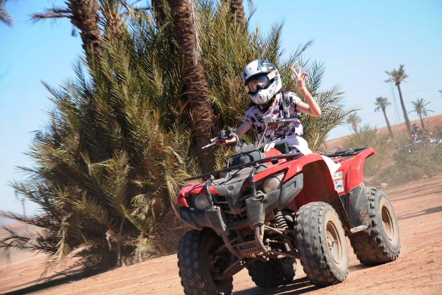 Passeio de camelo e moto-quatro e tratamento de spa e hammam