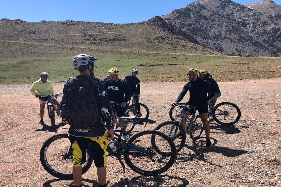 Passeio de bicicleta para Atlas Mountain e vila berbere de Marrakech